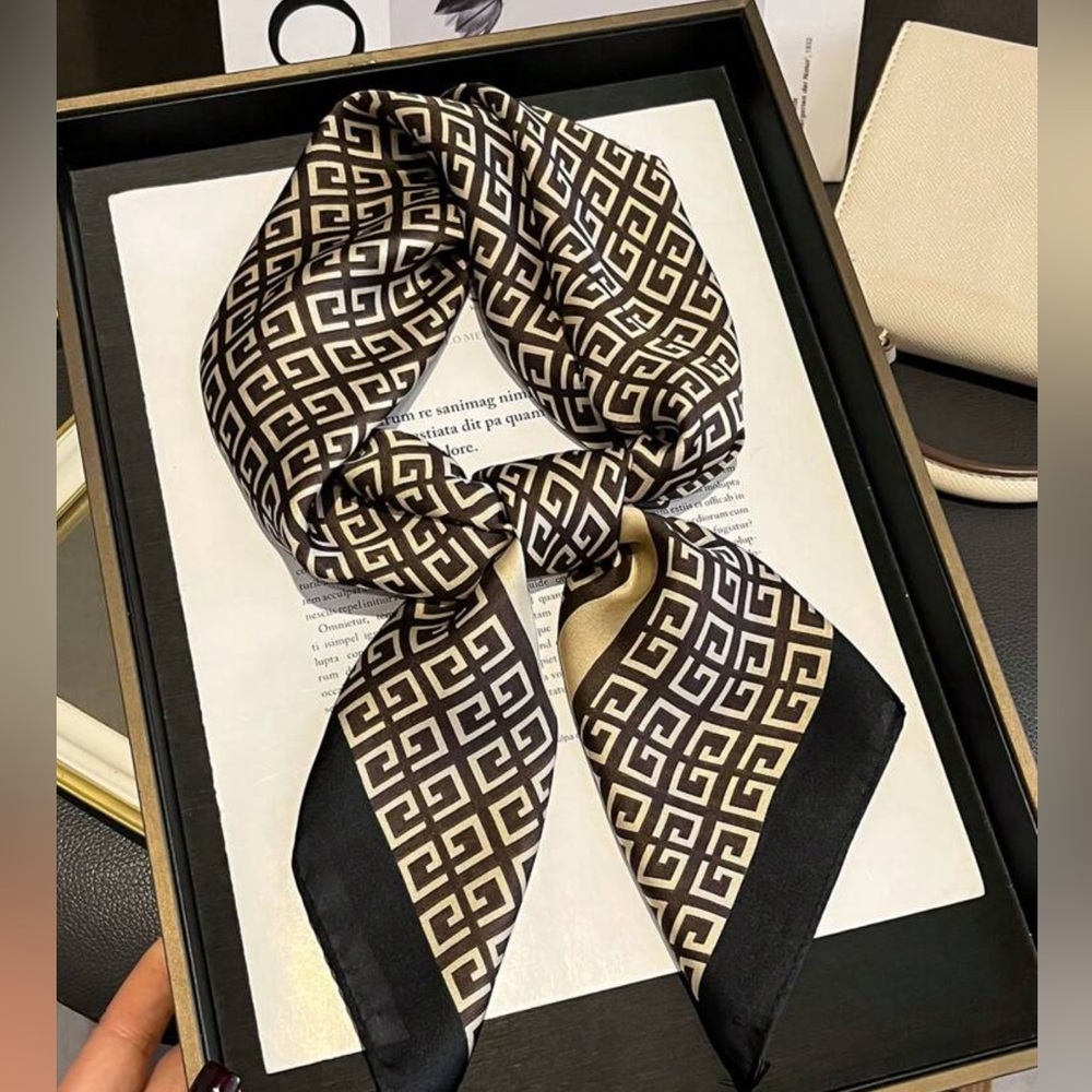 Geometric Patterned Black and Gold Scarf